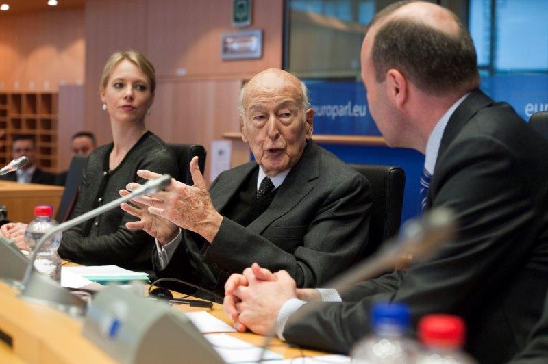 Giscard d'Estaing speaks at RIE launch meeting