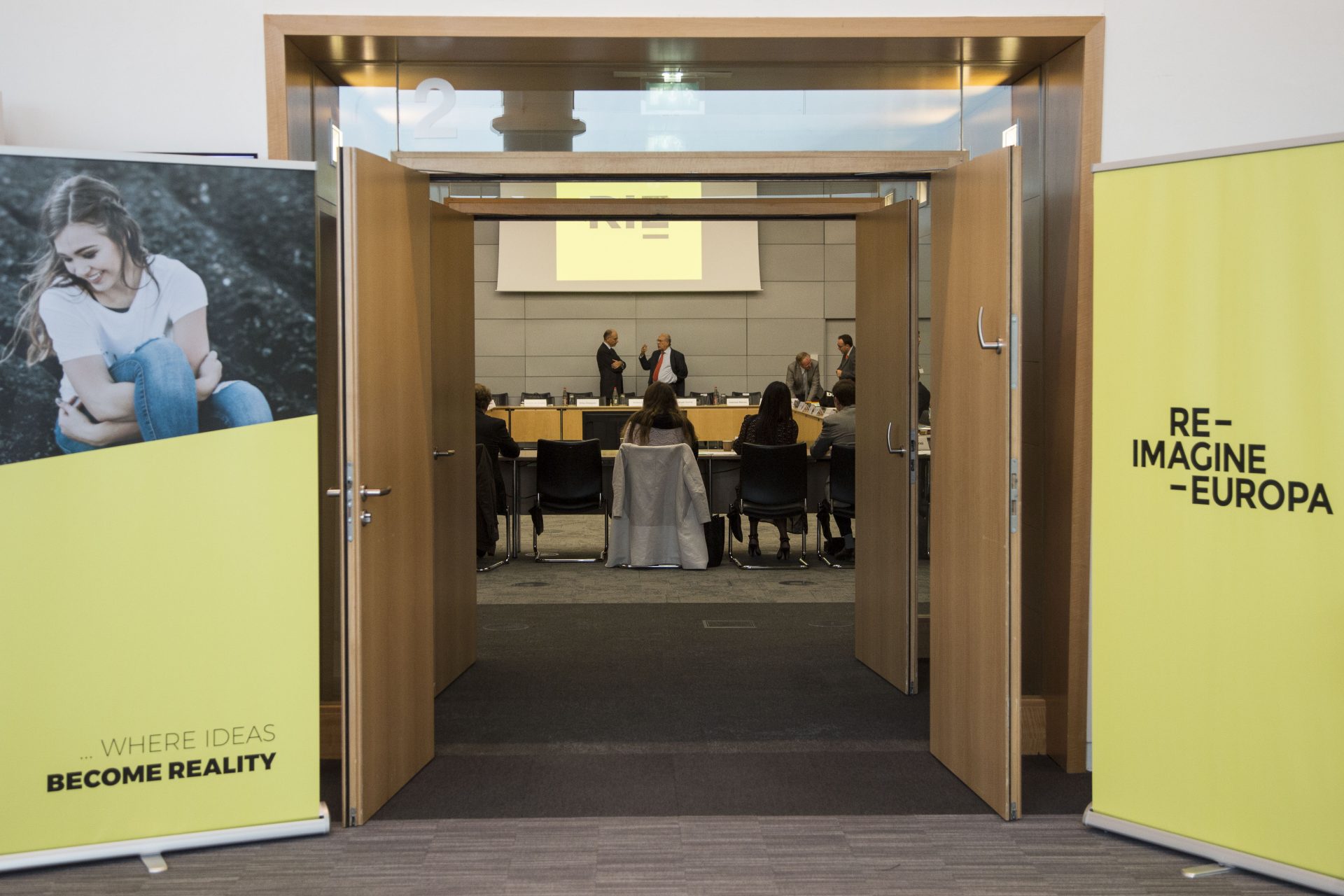 Front door of the First annual meeting of Re-Imagine Europa at the OECD in Paris, september 18th.