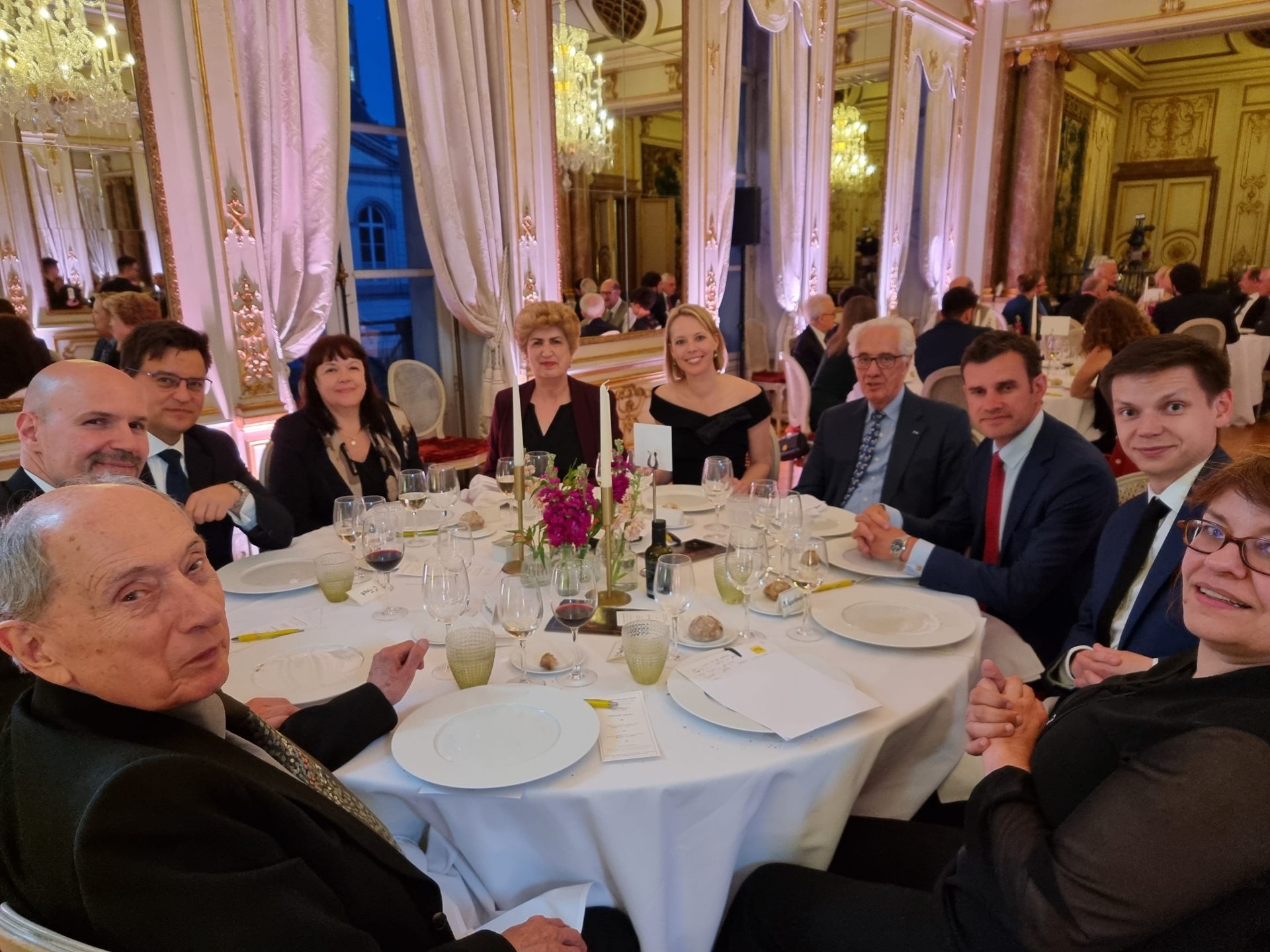 Group photo from a table at the RIE Gala 2022