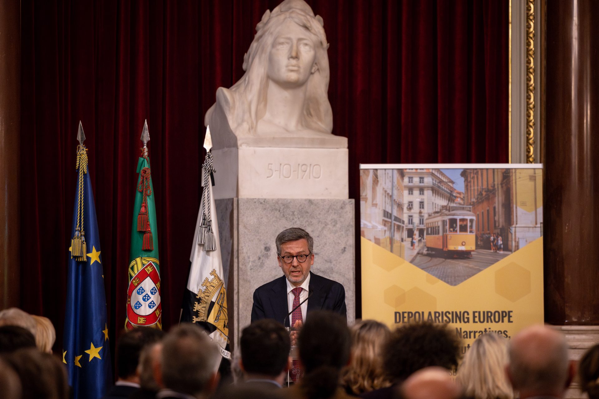 Carlos Moedas delivering a speech at the Closing Session of RIE Annual Forum 2024