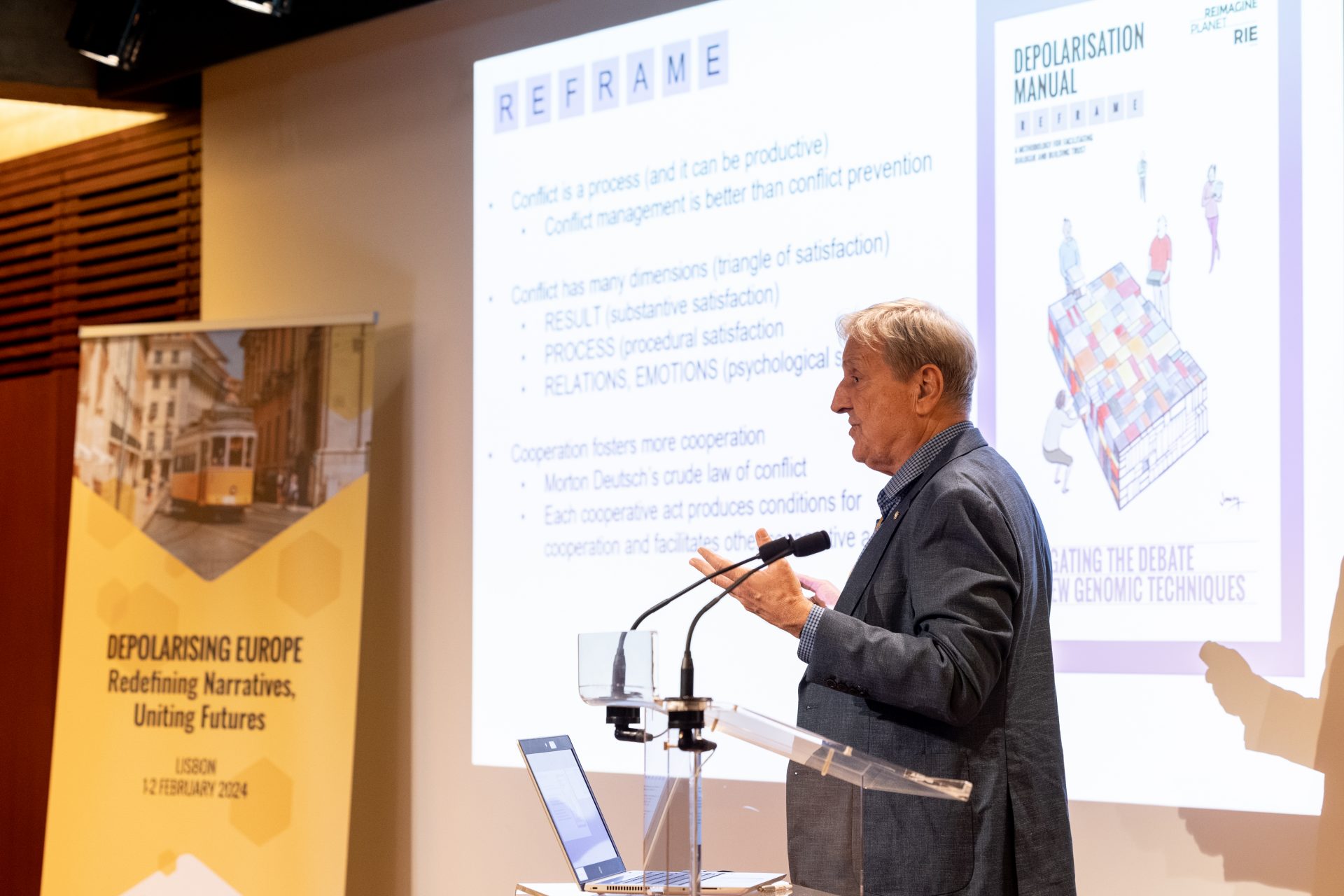 Professor Andrzej Nowak presenting the REFRAME methodology at the RIE/ALLEA workshop in Lisbon